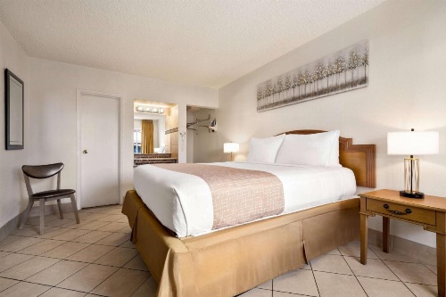 Travelodge by Wyndham Las Vegas image 17